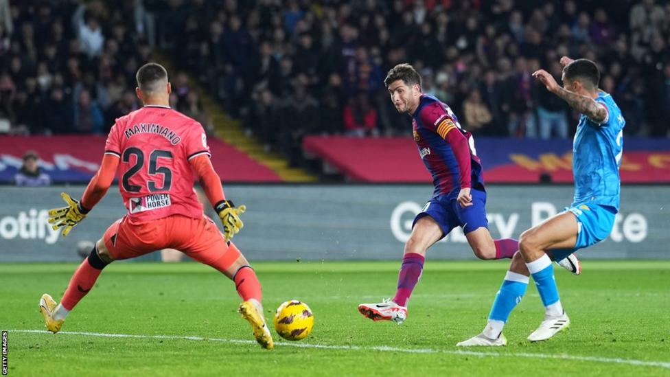 Barcelona 3-2 Almeria: Sergi Roberto hits double as hosts hold off bottom club in La Liga